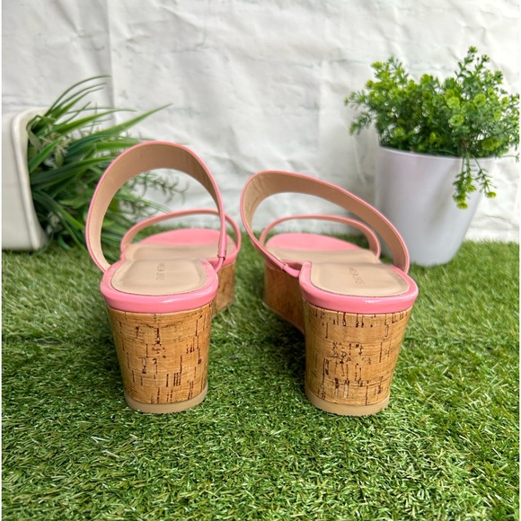 Stuart Weitzman Boardwalk Flat Wedge Slide
Sandal women India Pink size 9 new - Picture 5 of 17